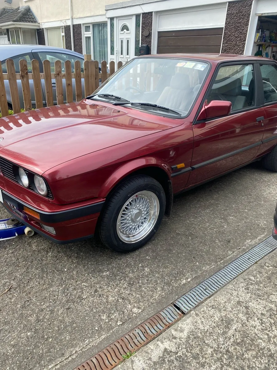 BMW E30 318i - Image 1
