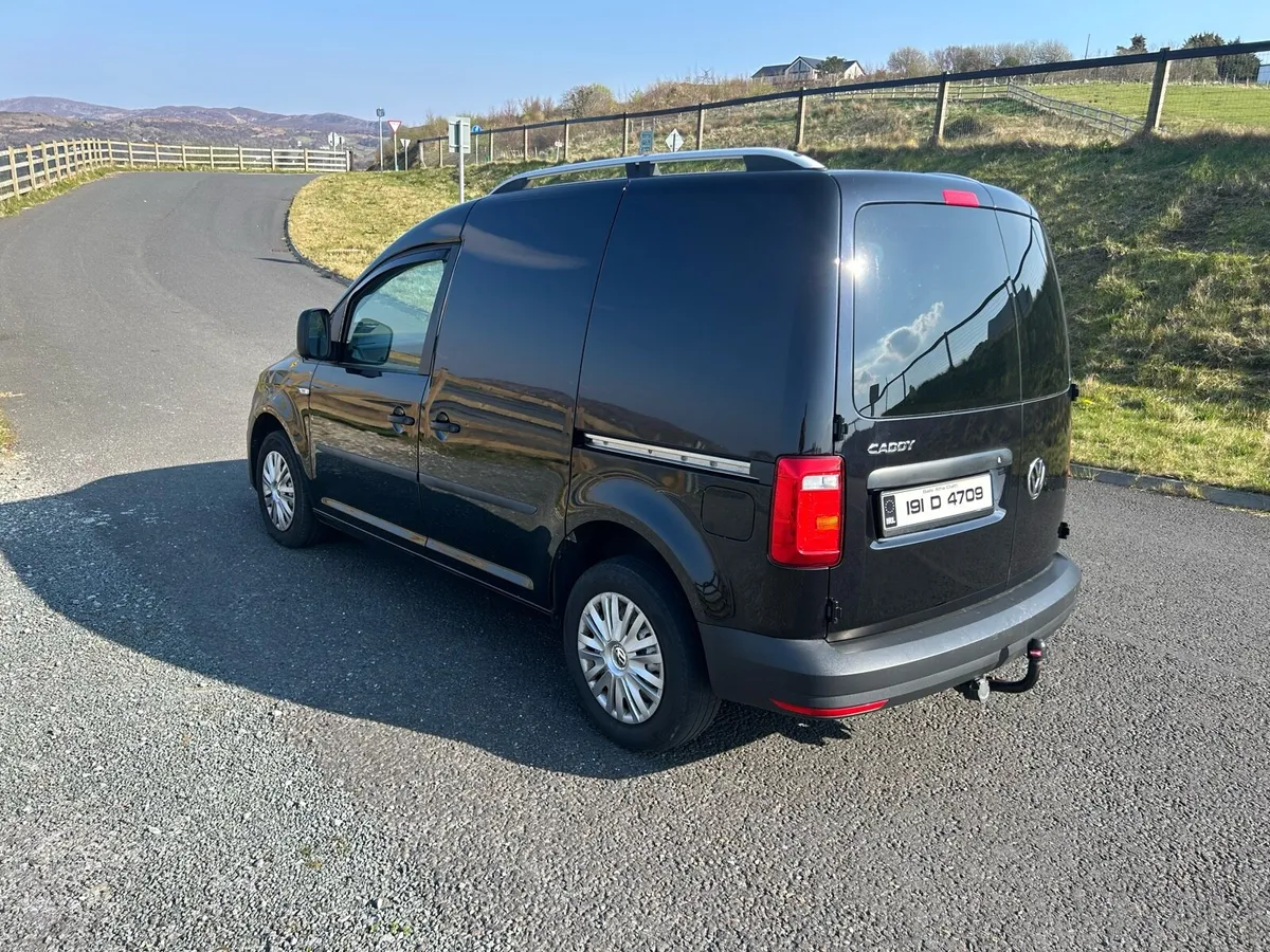 2019 Volkswagen caddy low km - Image 3