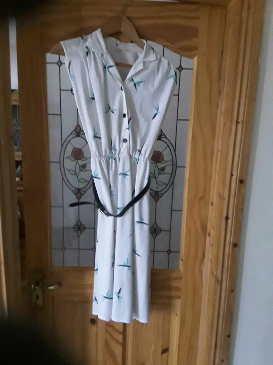 Lovely vintage dress size 10 as new - Image 1