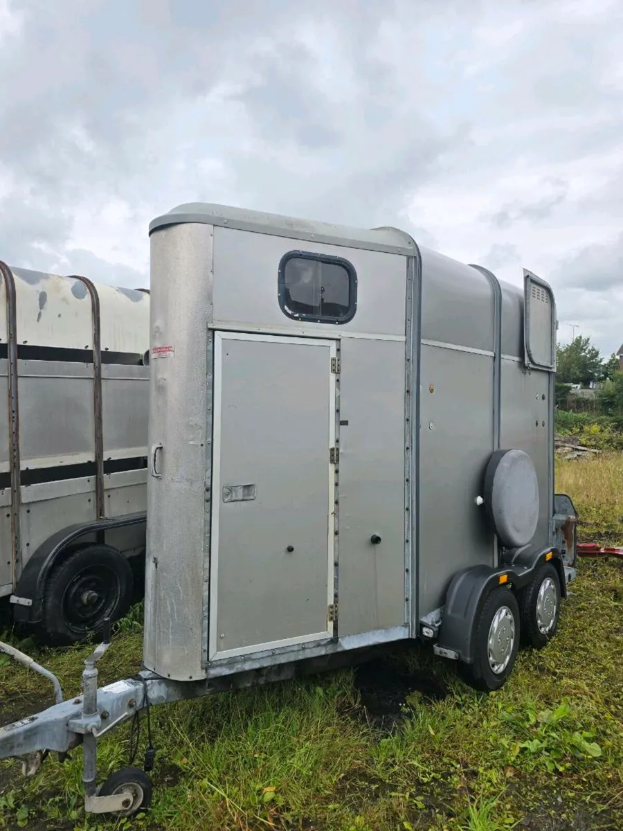 Ifor williams horse box - Image 1
