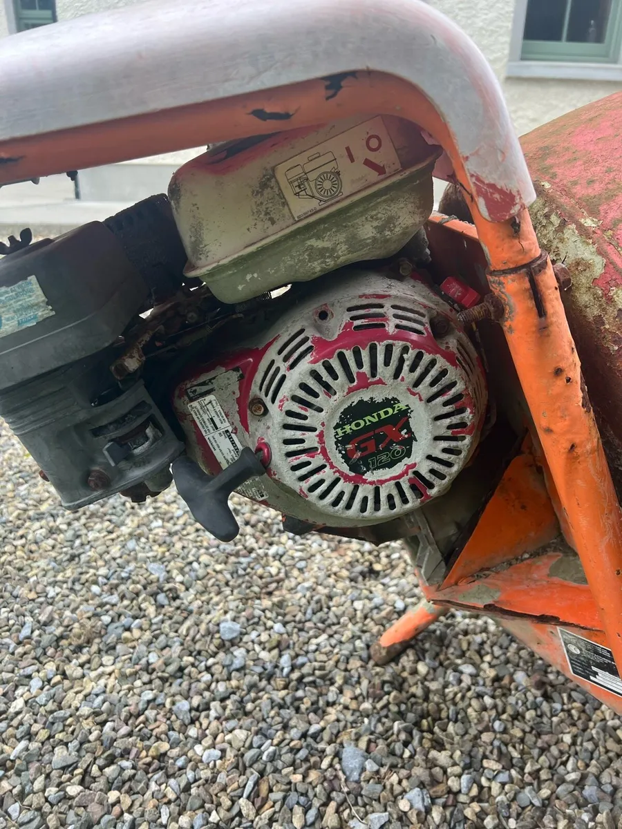 Honda gx120 cement mixer - Image 1