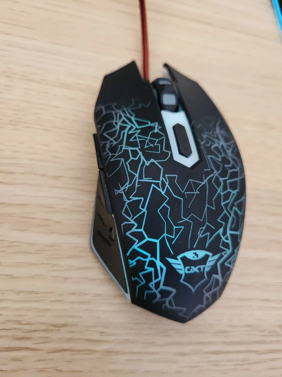 Wired Colour Changing Gaming mouse - Image 1