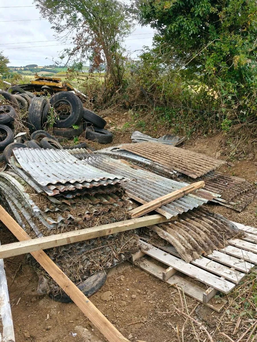 Assortment of equipment - Image 4