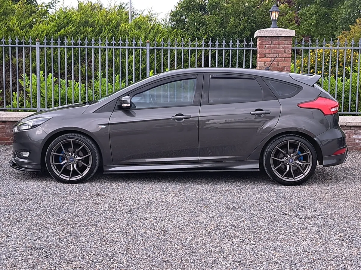 Ford Focus ST-Line 1.5 Diesel 120bhp - Image 3