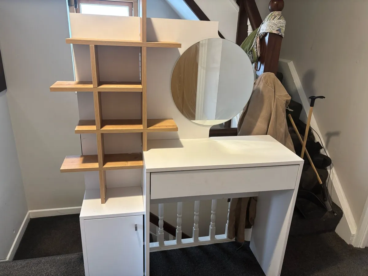 Dresser with mirror, cabinet and drawer - Image 1