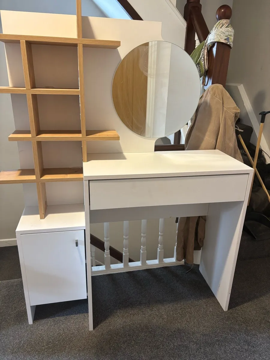 Dresser with mirror, cabinet and drawer - Image 2