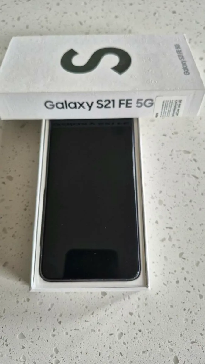 Samsung s21 FE 5G - Image 1