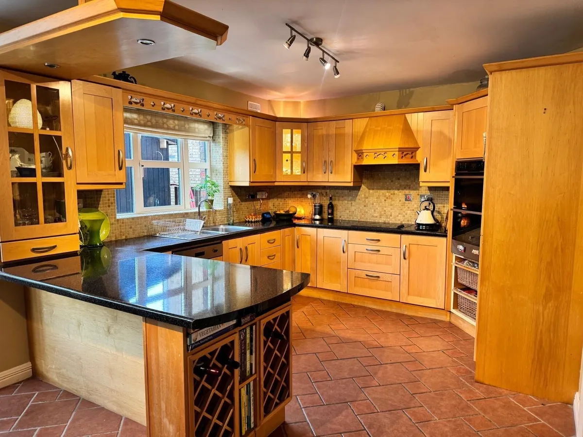 Solid wood kitchen - Image 1