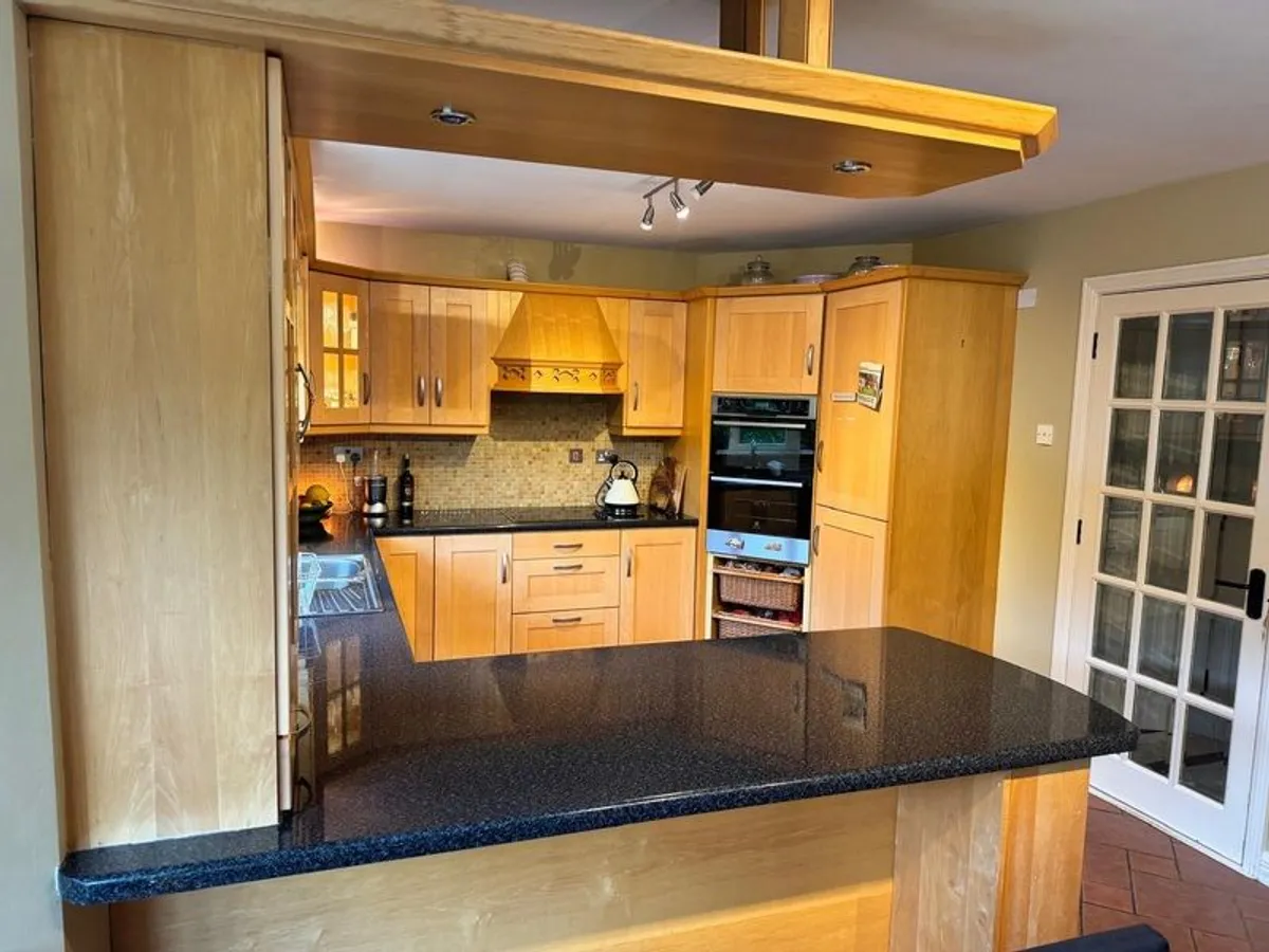 Second hand solid maple kitchen - Image 2