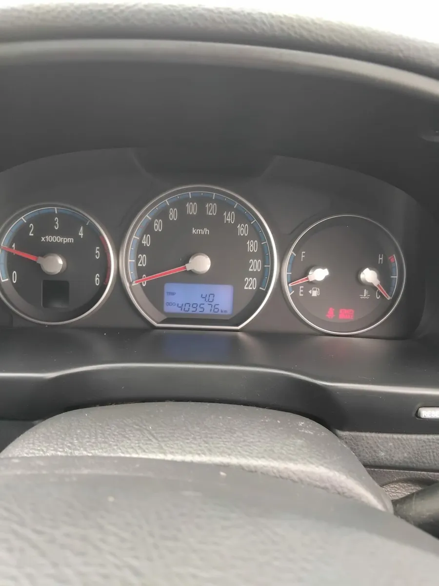Hyundai Santa Fe - Image 2