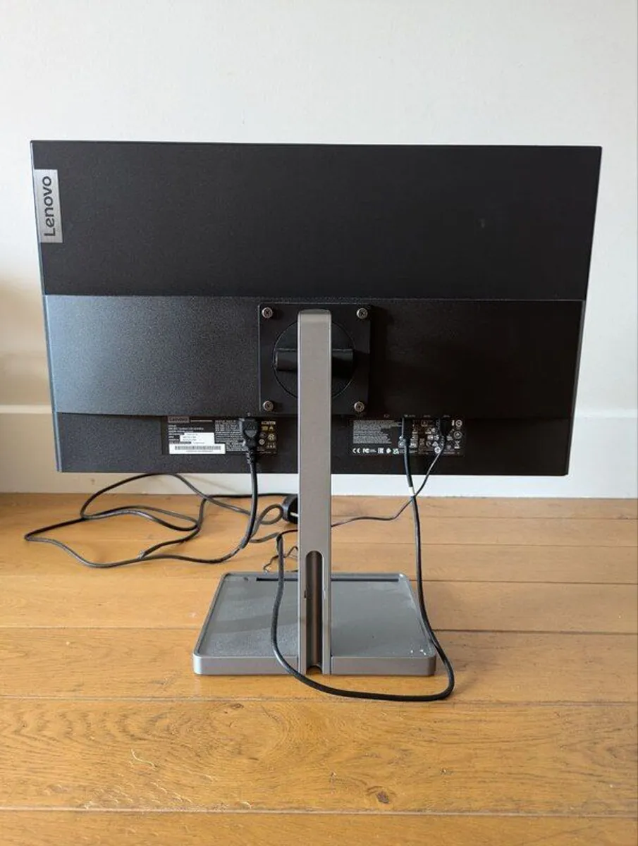 Lenovo 27 inch FullHD IPS monitor - Image 3
