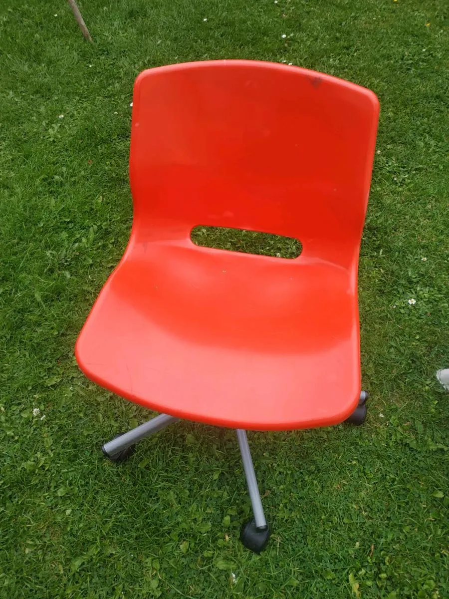 IKEA children's height adjustable study chair - Image 1