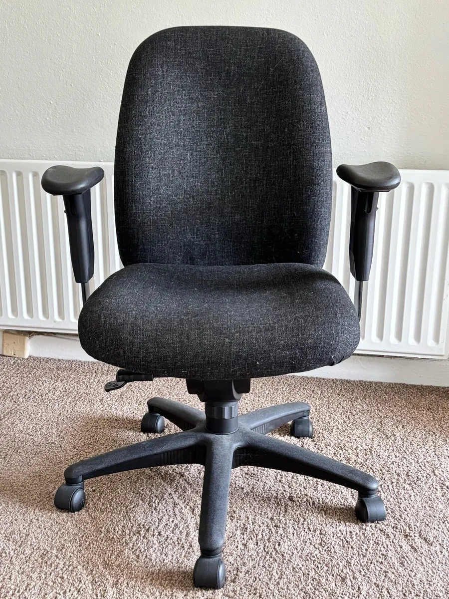 Office chair - Image 1