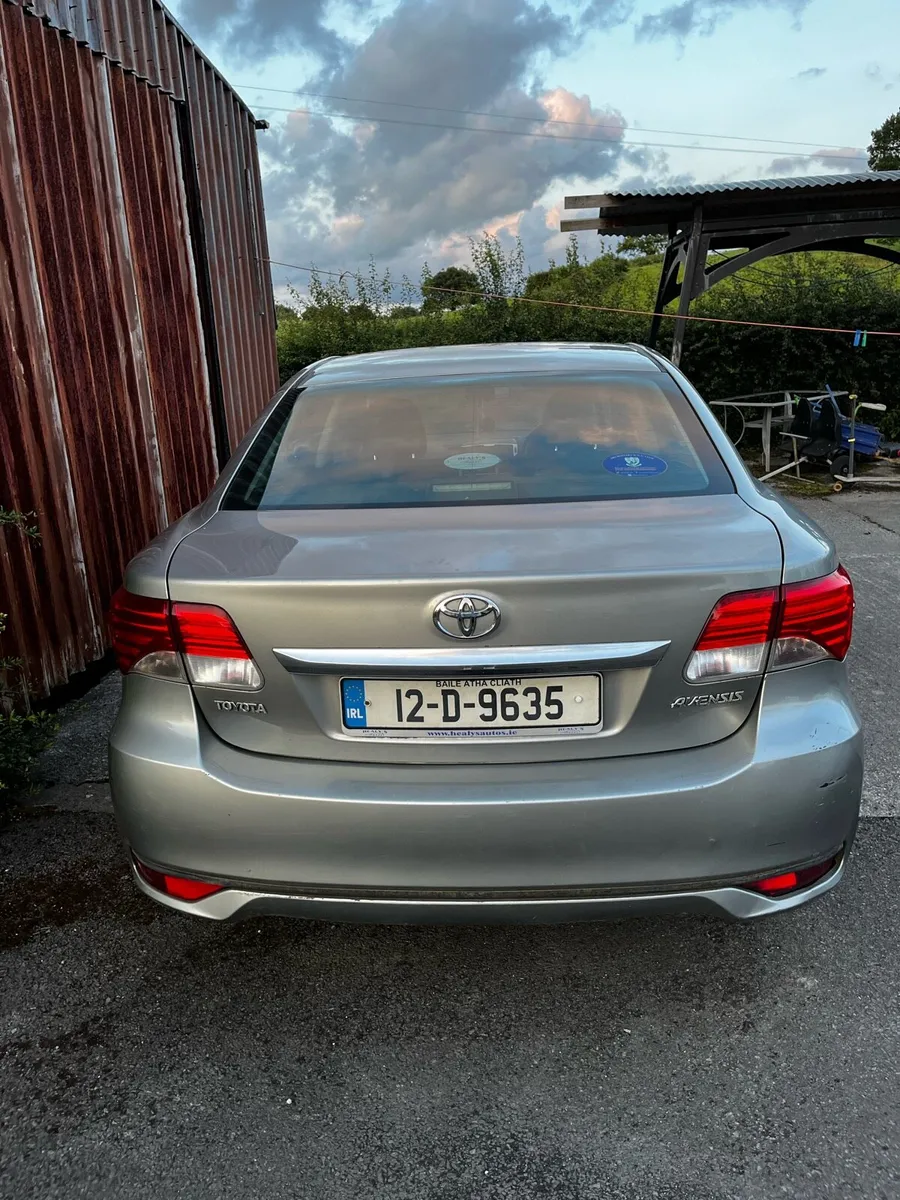 Toyota avenis - Image 3