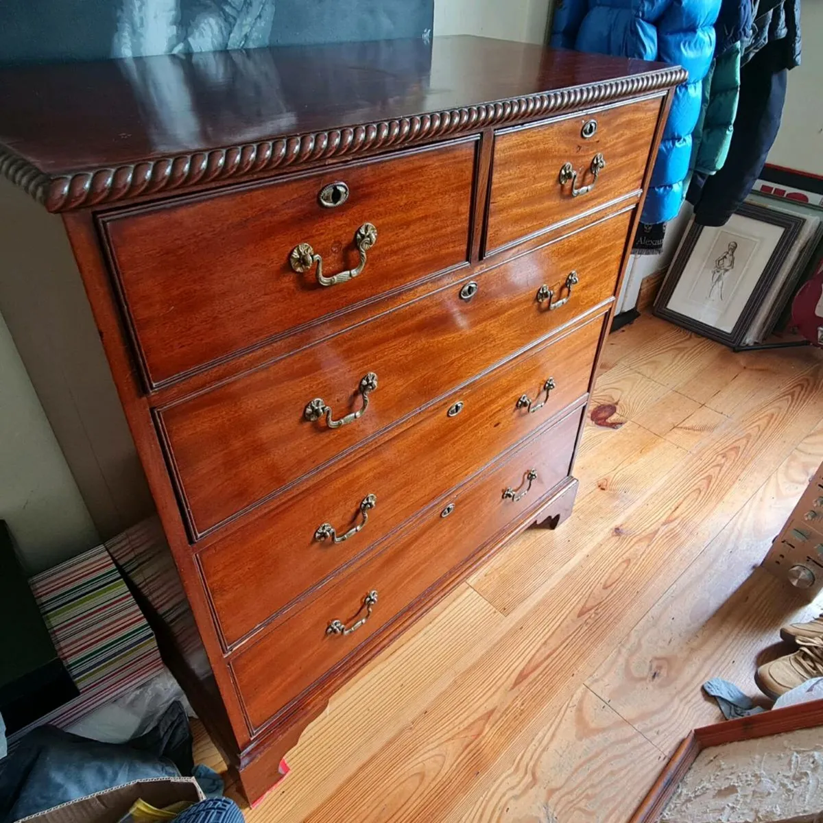 Chest of drawers - Image 1