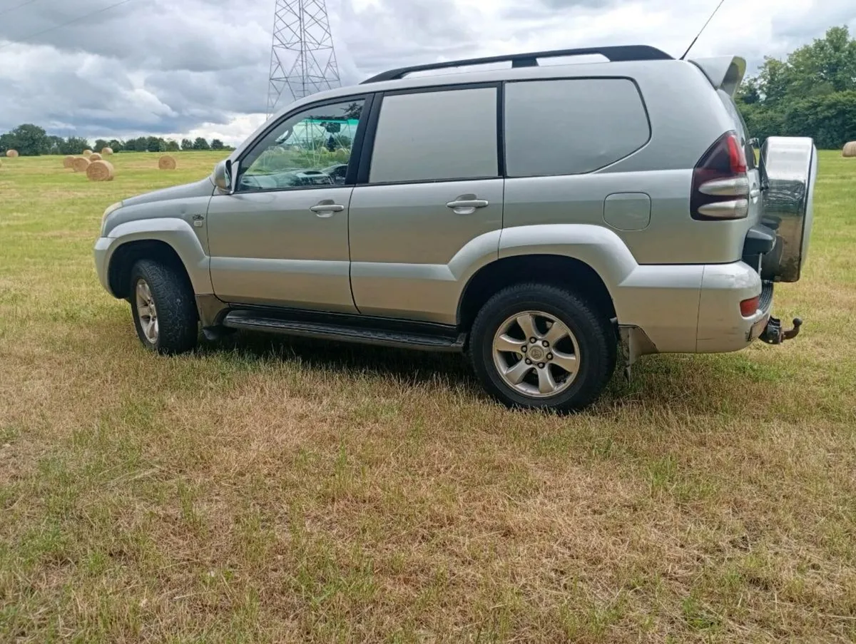 Toyota landcruiser - Image 4