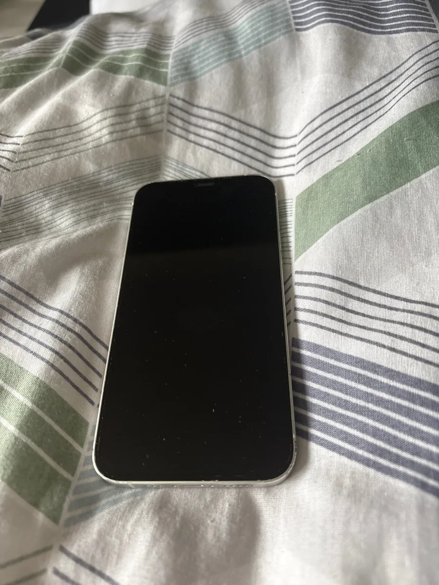 I Phone 12 - Image 2