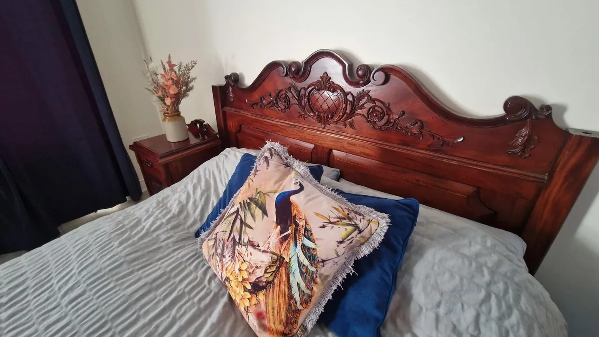 Bedroom furniture - Image 3