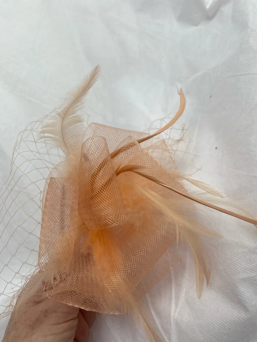 Fascinator peach colour brand new - Image 2