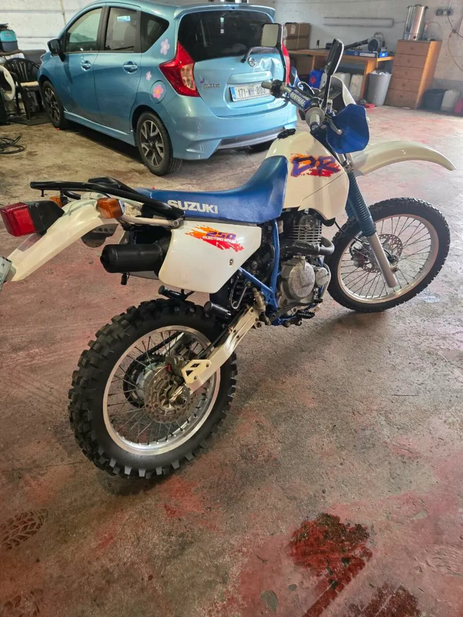 Suzuki DR250S electric start 1995 - Image 2