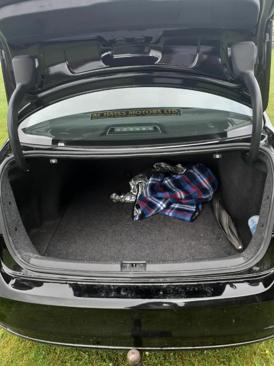 Volkswagen Jetta 2017 - Image 2