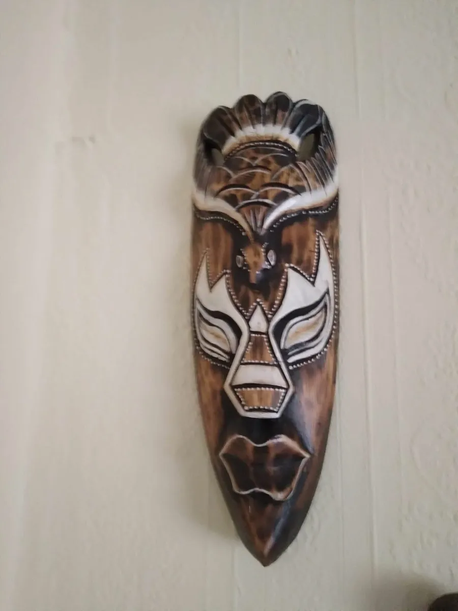 Wall art head pair - Image 3
