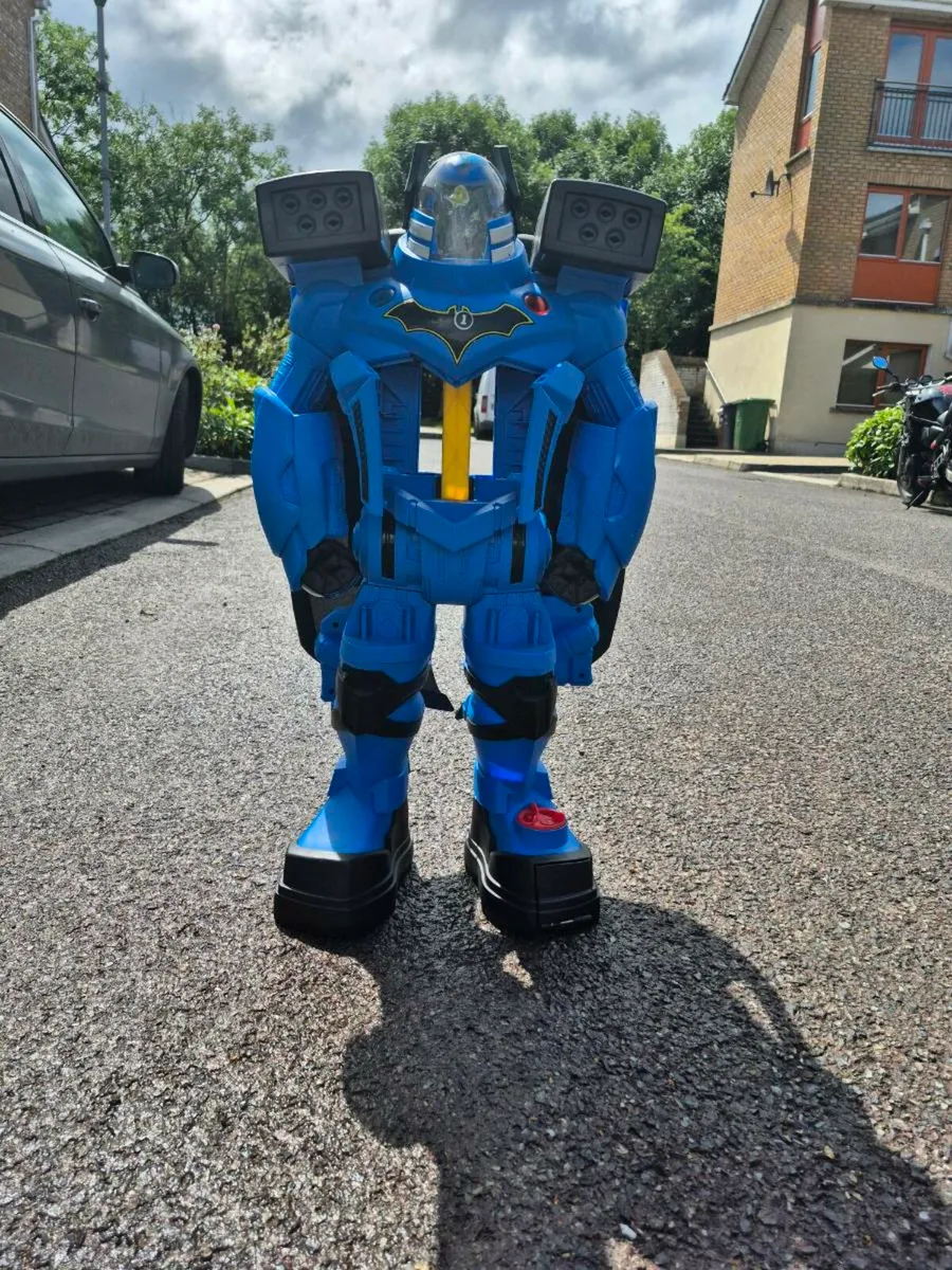 Large Batman action figure - Image 2