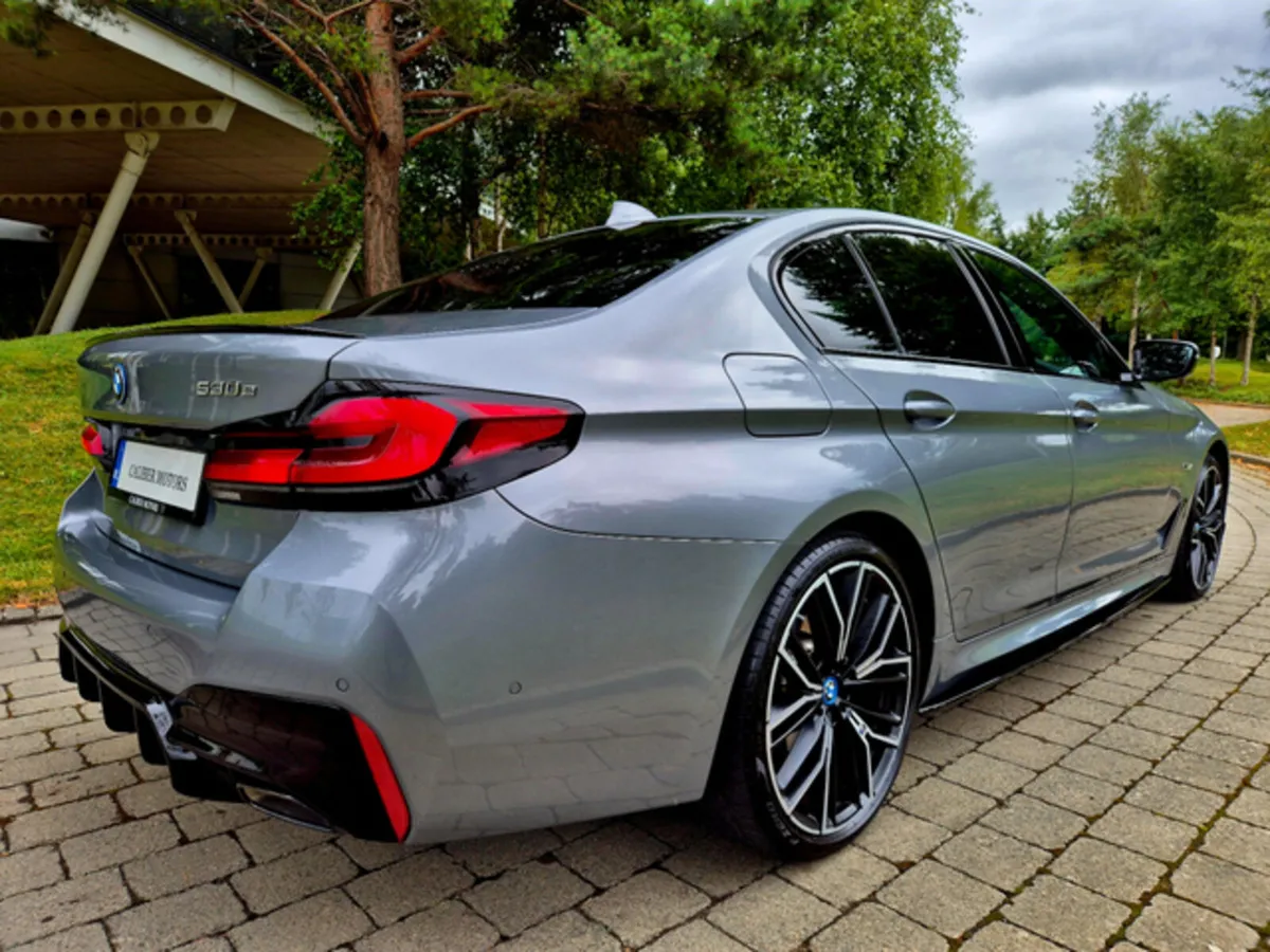 231 BMW 530E M-SPORT SUNROOF/HARMANKARDON/HEADSUP - Image 3