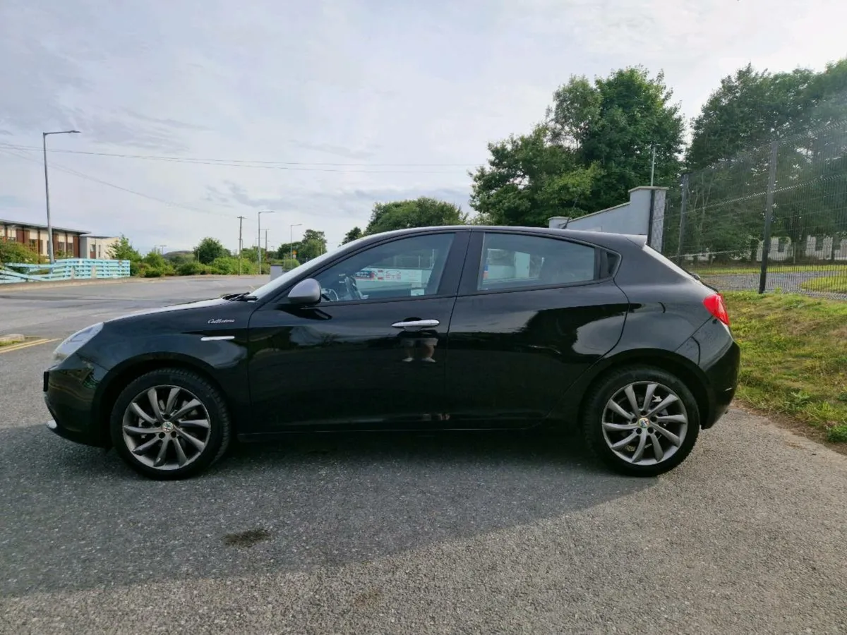 Alfa Romeo Giulietta - Image 4