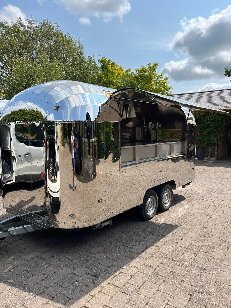 Airstream food & beverage truck - Image 2