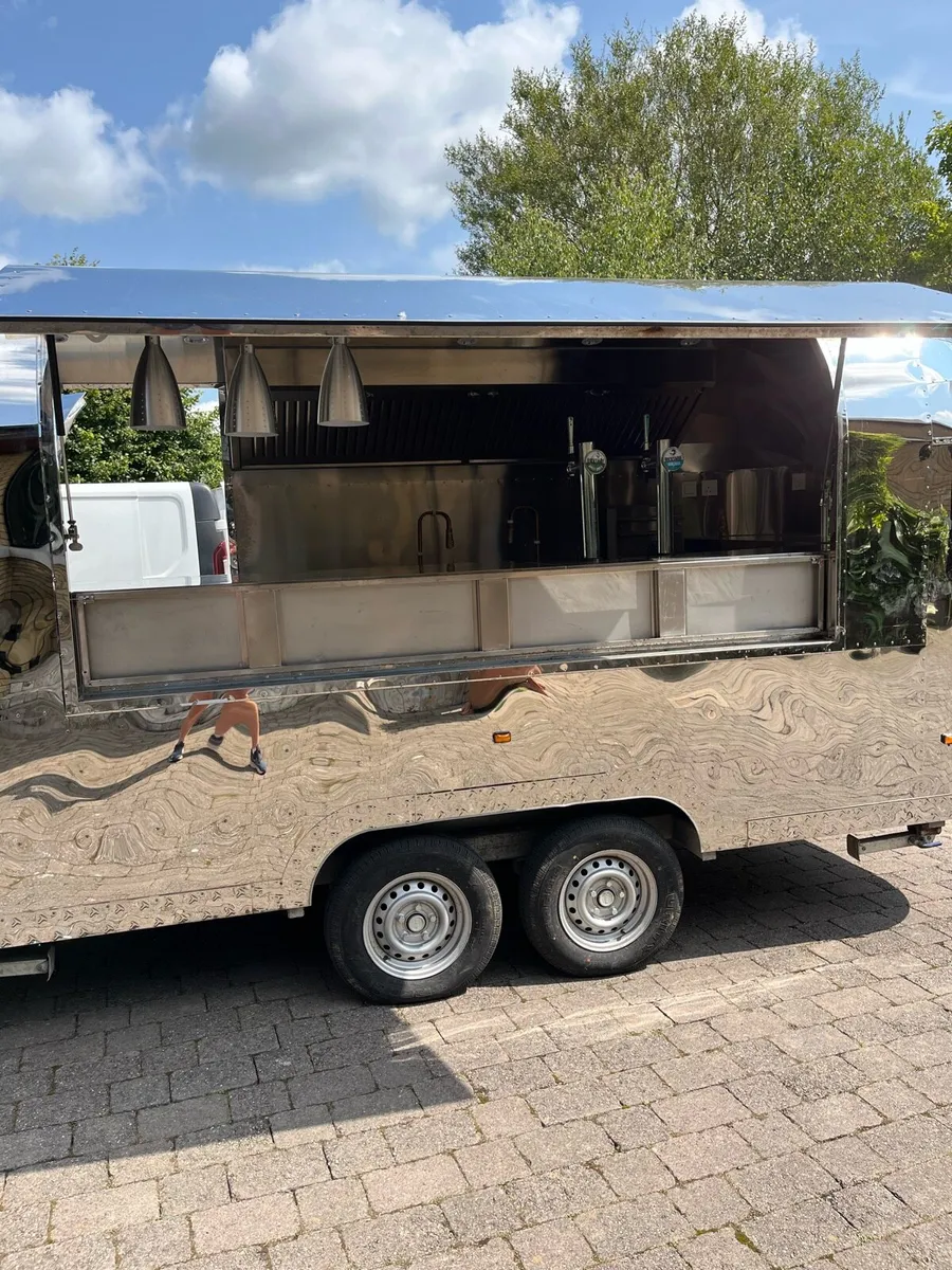 Airstream food & beverage truck - Image 3