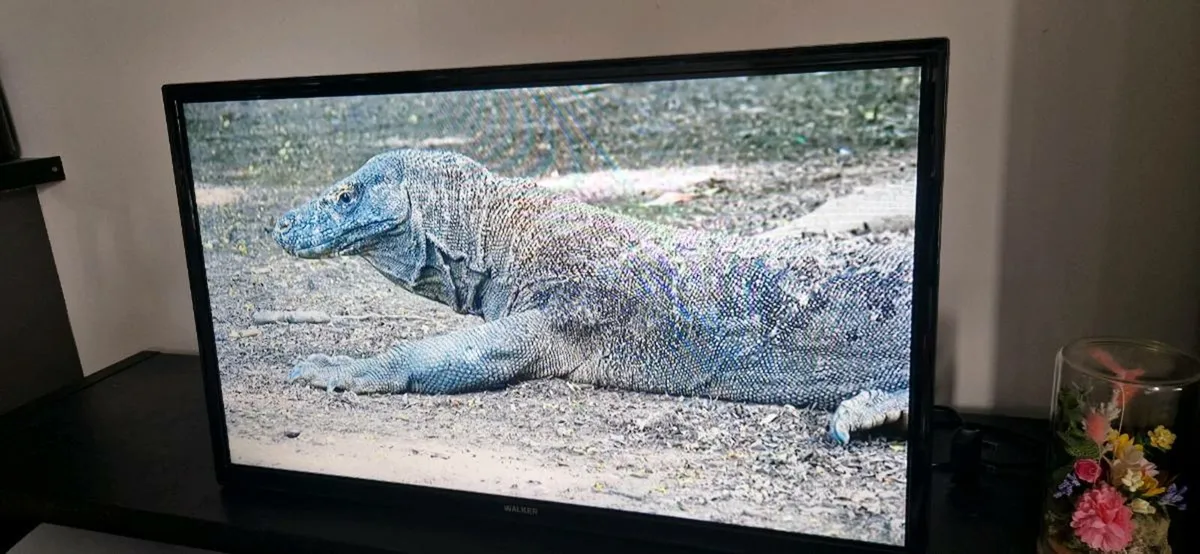 30" TV - Image 2