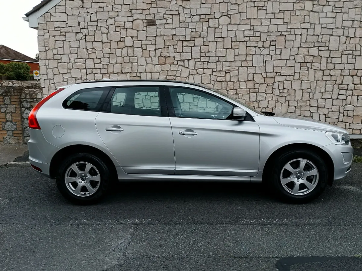 Volvo XC60 D3 FWD ES 5DR - Image 2