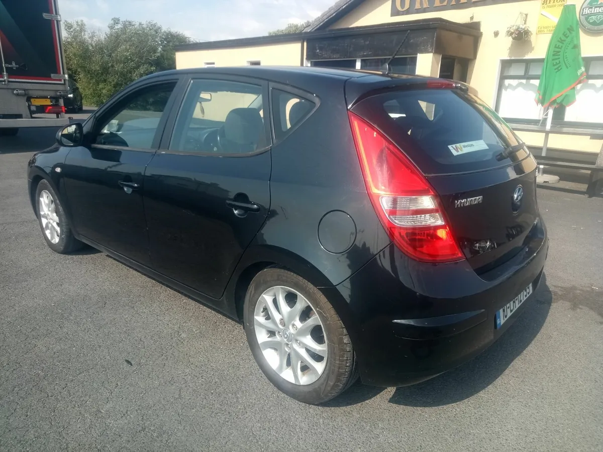 Automatic Hyundai i30 2010 - Image 1