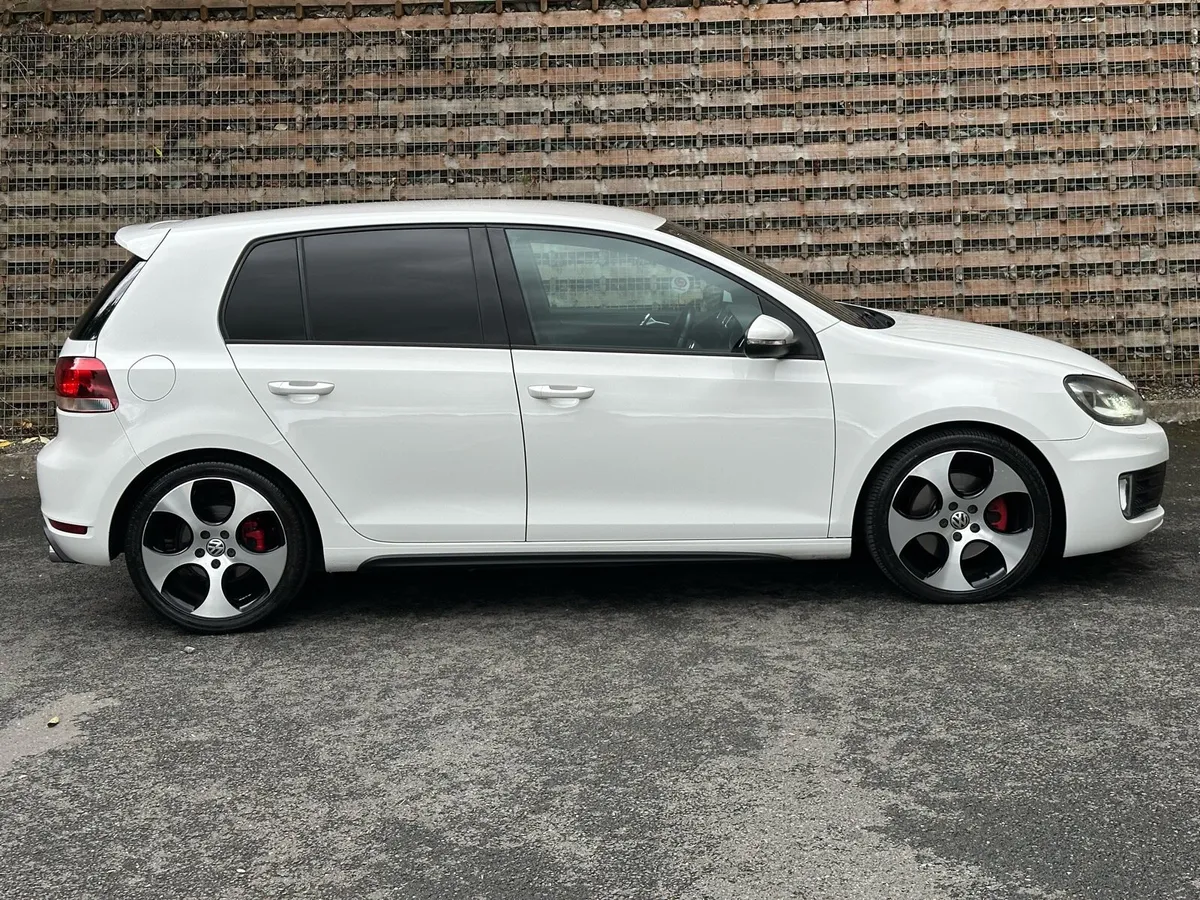 12 Vw Golf GTi **220BHP DSG** - Image 2