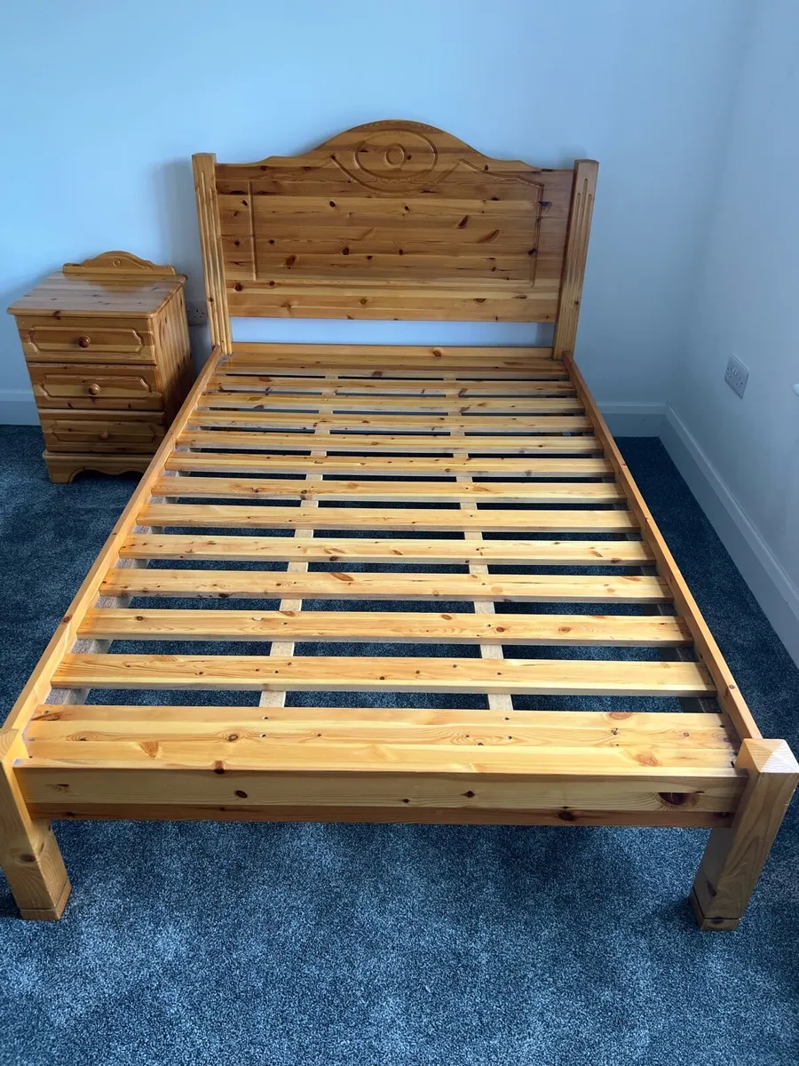 Solid pine 4ft double bed frame set - Image 2