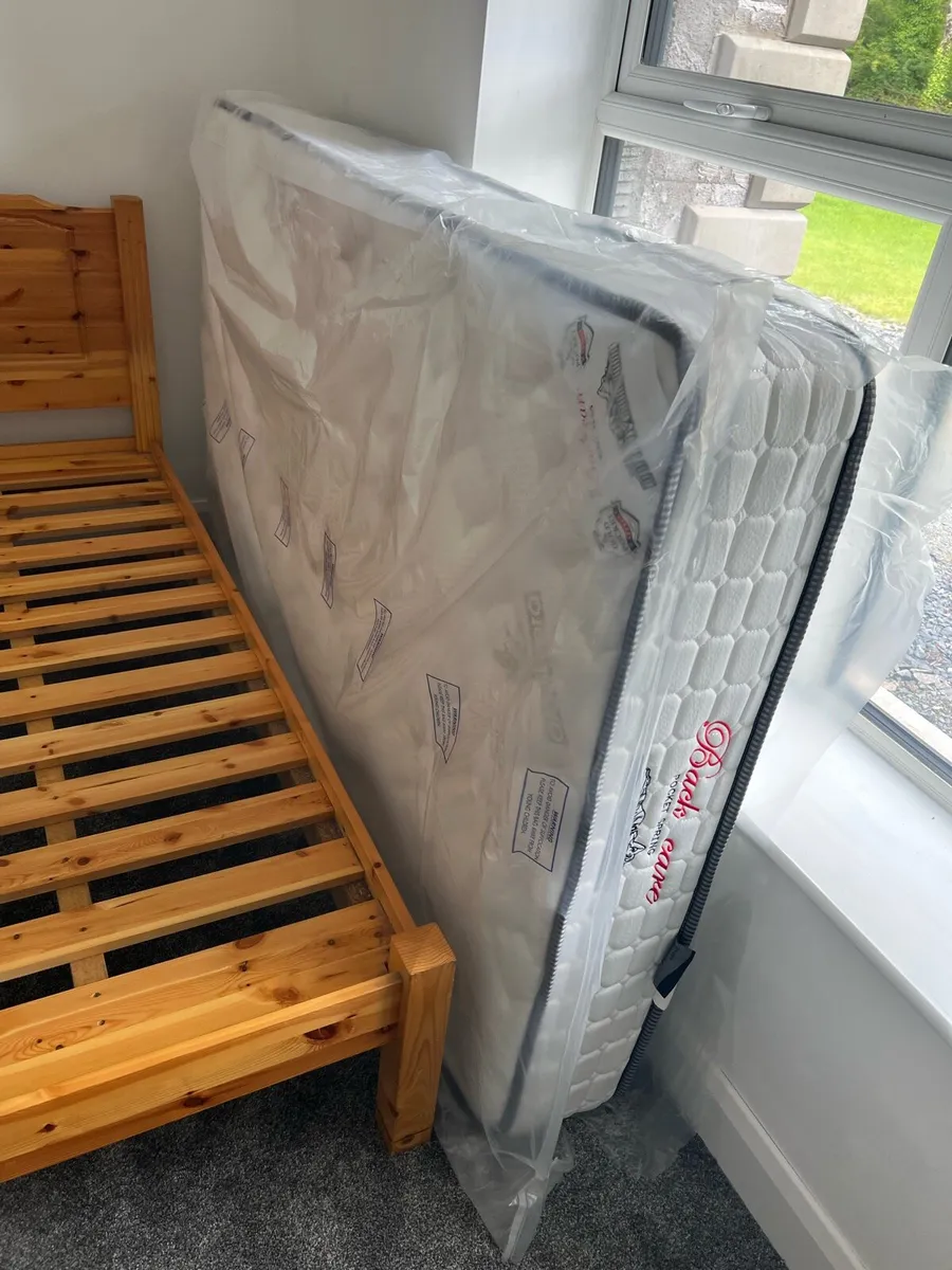 Solid pine 4ft double bed frame set - Image 4