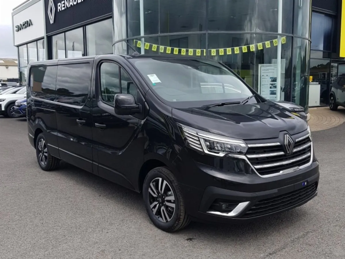 Renault Trafic 9 Speed Auto Extra Sport - Image 1