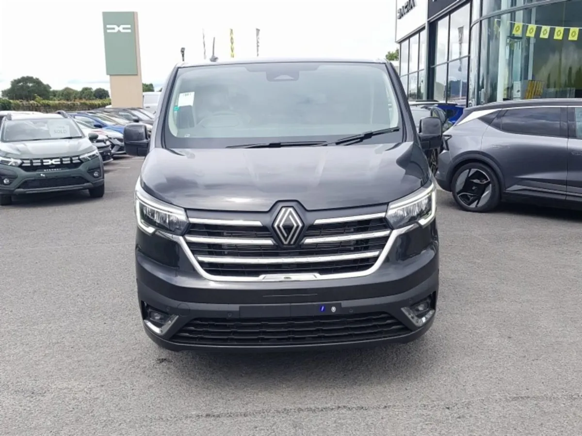 Renault Trafic 9 Speed Auto Extra Sport - Image 2