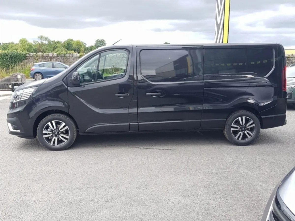 Renault Trafic 9 Speed Auto Extra Sport - Image 4
