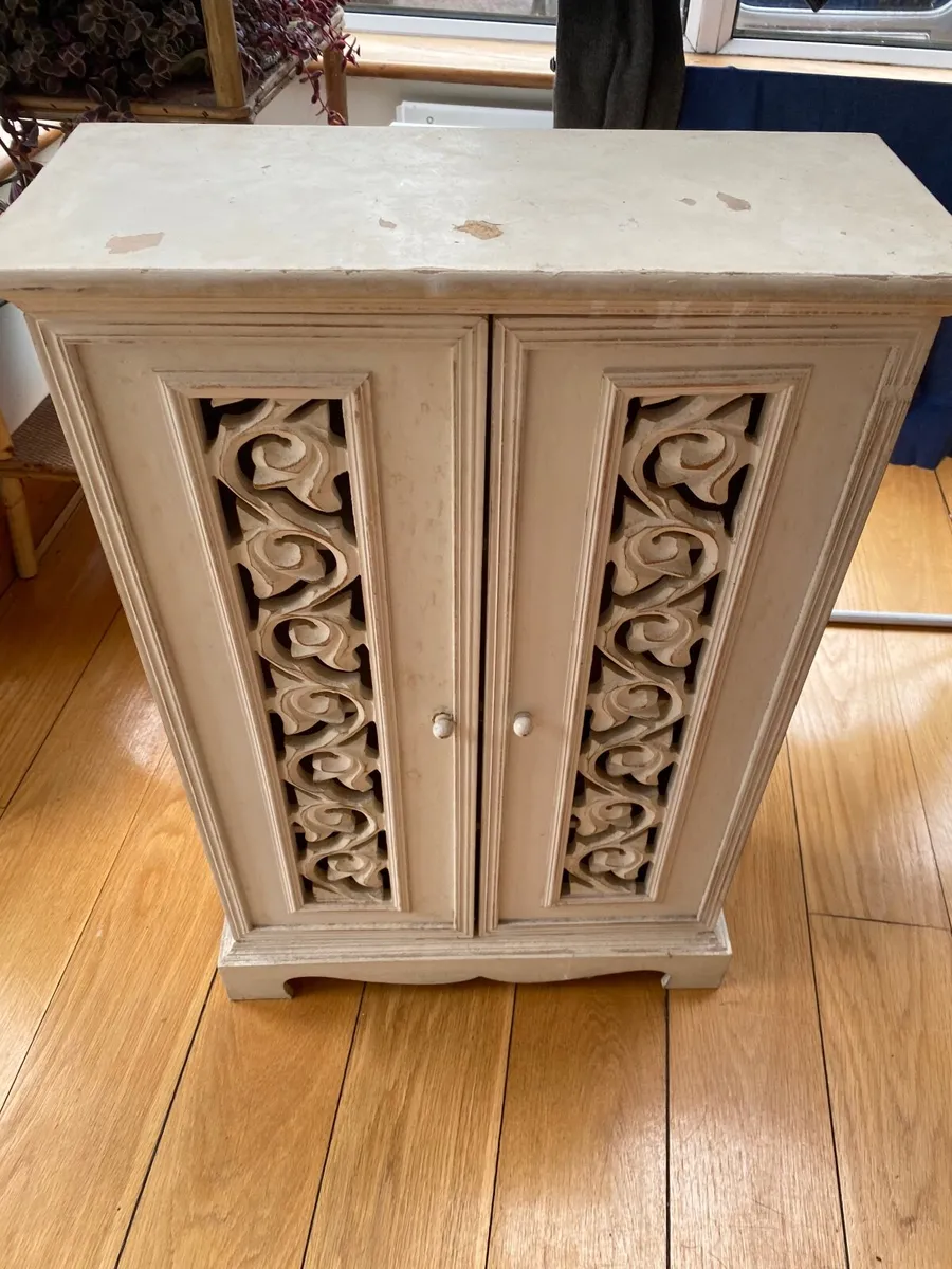 Bathroom cabinet