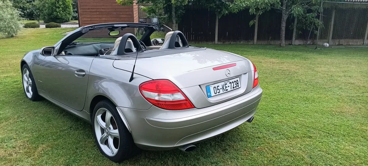 Mercedes-Benz SLK 2005 - Image 2