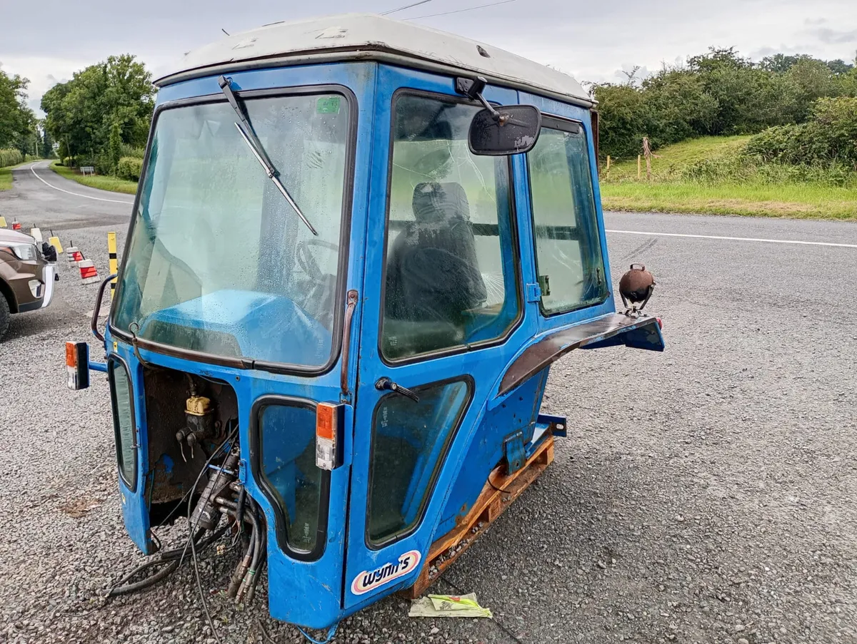 FORD TW Cab - Image 1