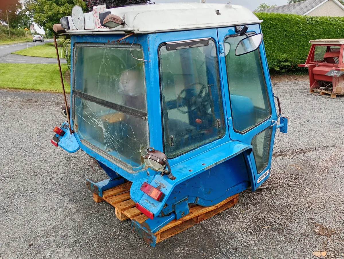 FORD TW Cab - Image 4