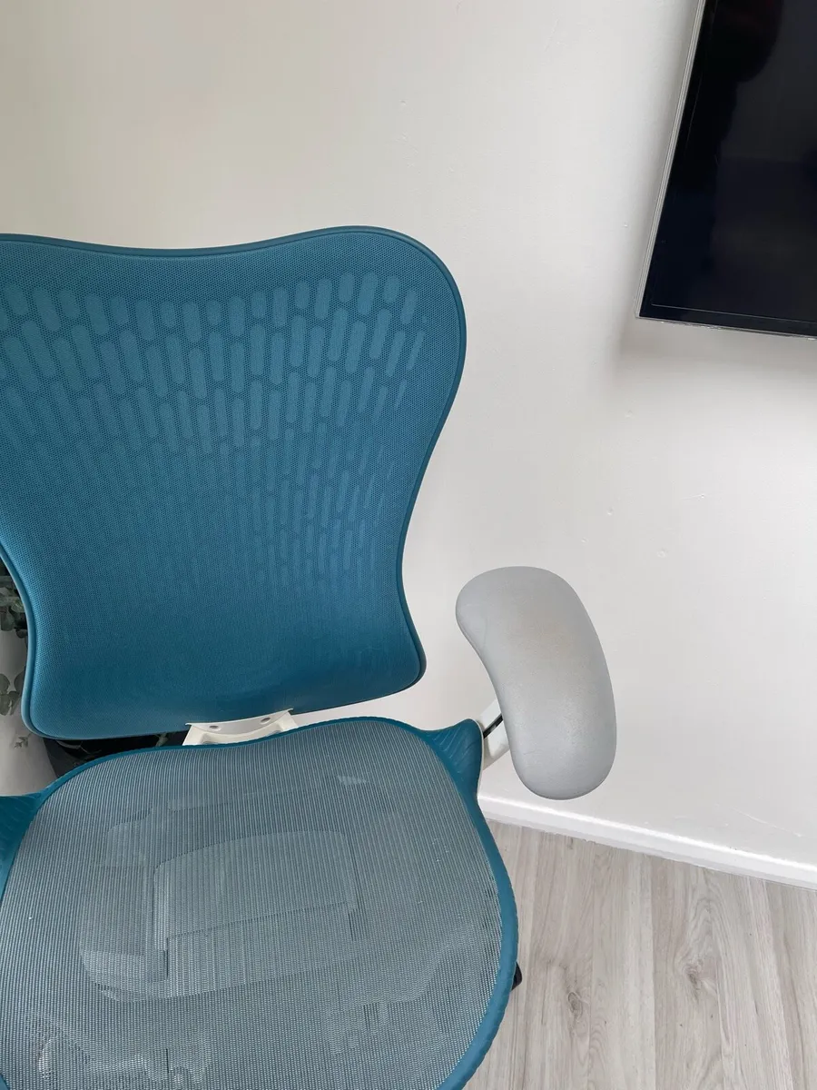 Herman Miller Mirra 2 Office Chair - Image 4
