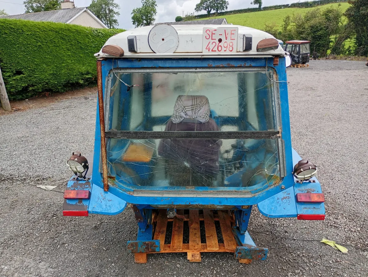 FORD TW Cab - Image 3