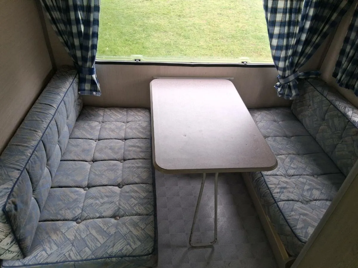 6 berth caravan - Image 2
