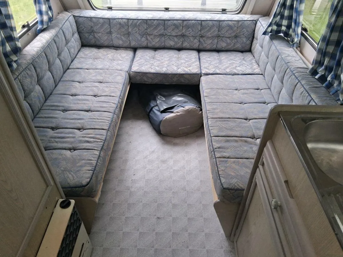 6 berth caravan - Image 3