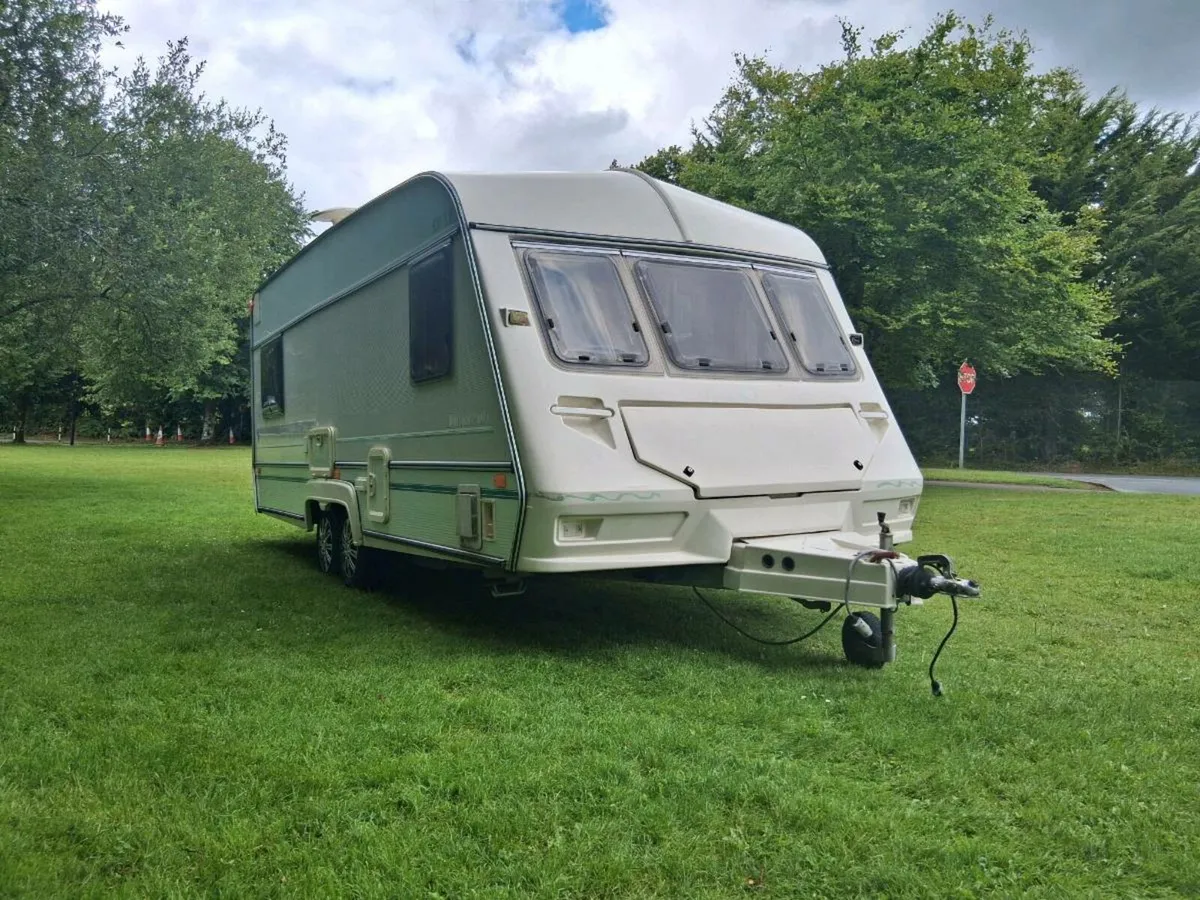 6 berth caravan - Image 1