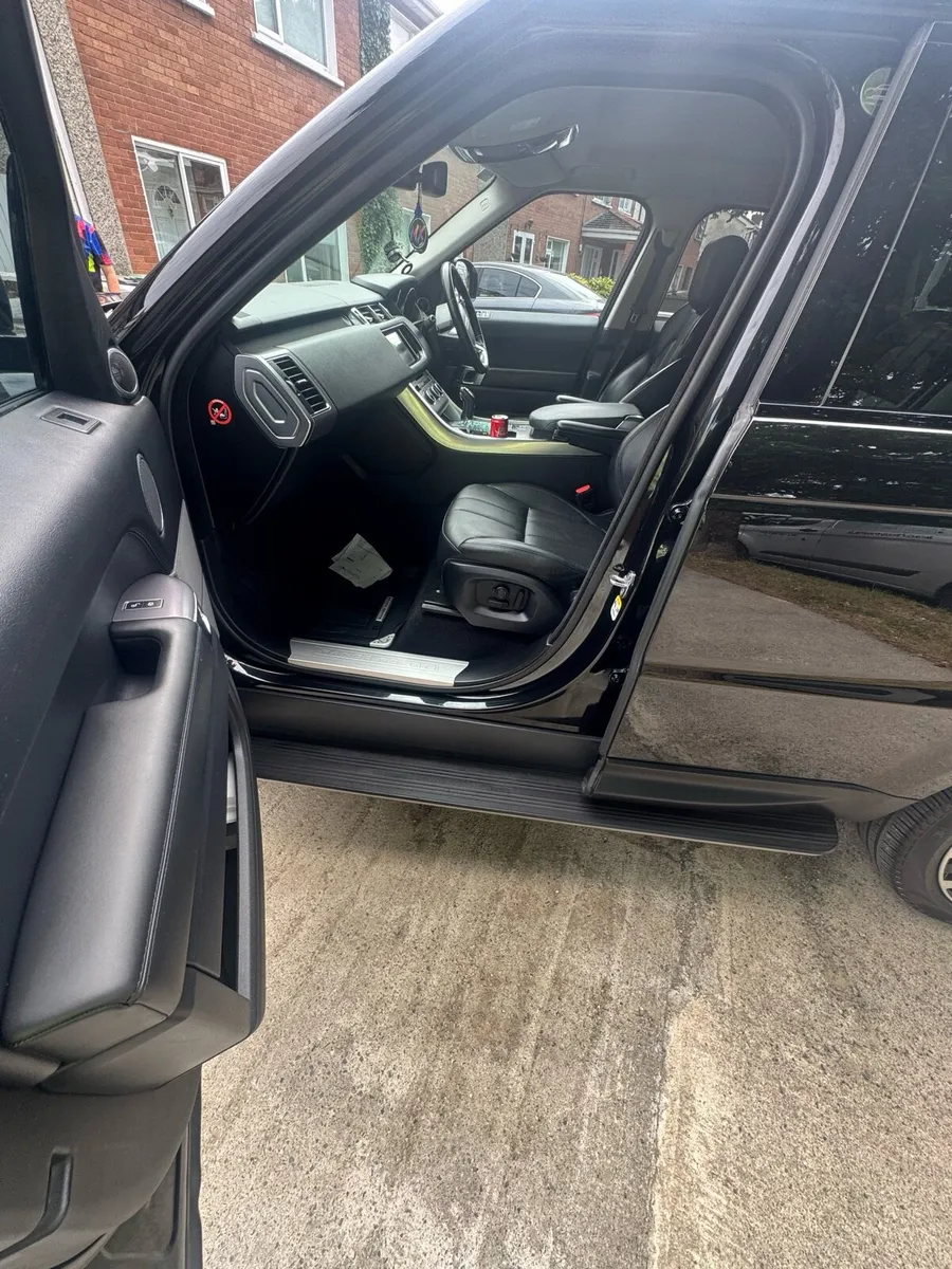 Range Rover - Image 3